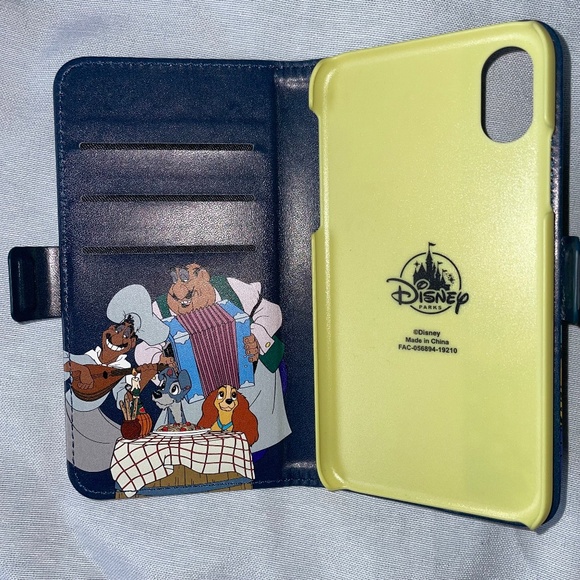 Disney Park DTech XS Folio iPhone Case Lady & the Tramp Tony's Restaurant - Picture 2 of 7